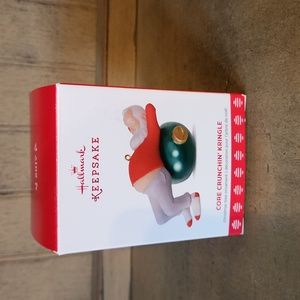 Hallmark Keepsake Ornament 2017 Core Crunchin' Kringle